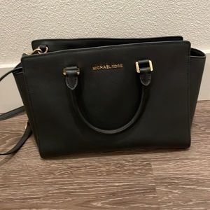 Michael Kors Selma Black and gold crossbody bag